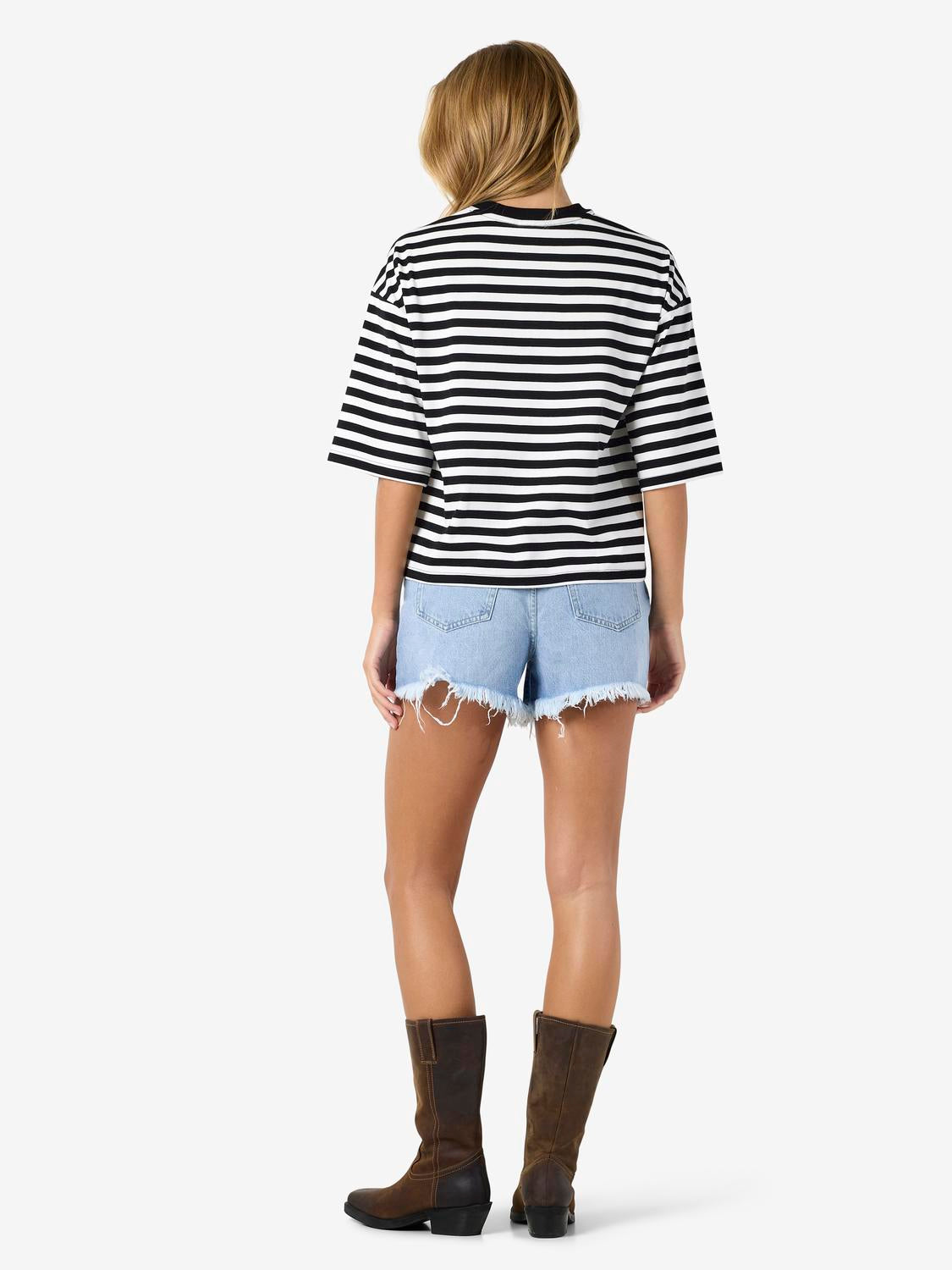 model_shot-front_full